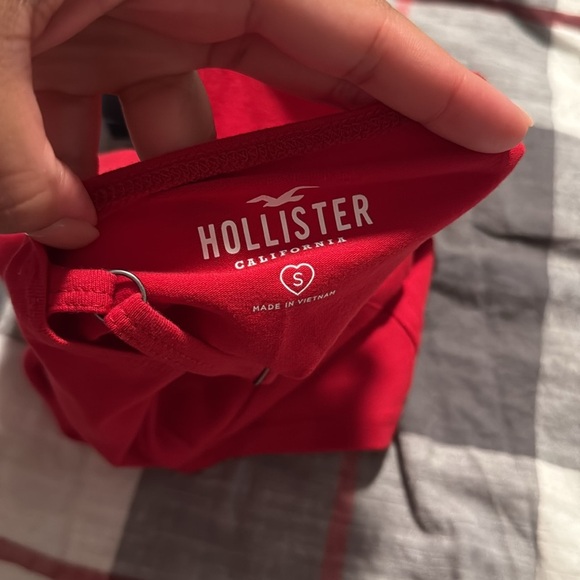 Red Sleeveless Crop Top - Picture 3 of 3